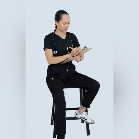 XXS Size Drifit Top and Jogger Scrub Set - Picture 3 of 16